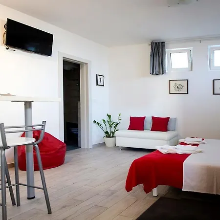 Onyx Apartment